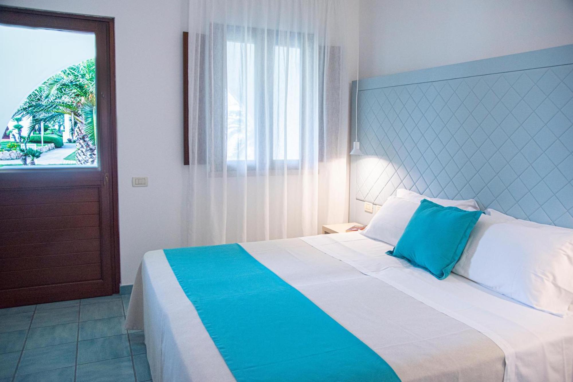 Pietrablu Resort & Spa - Cdshotels Полиняно а Маре Екстериор снимка