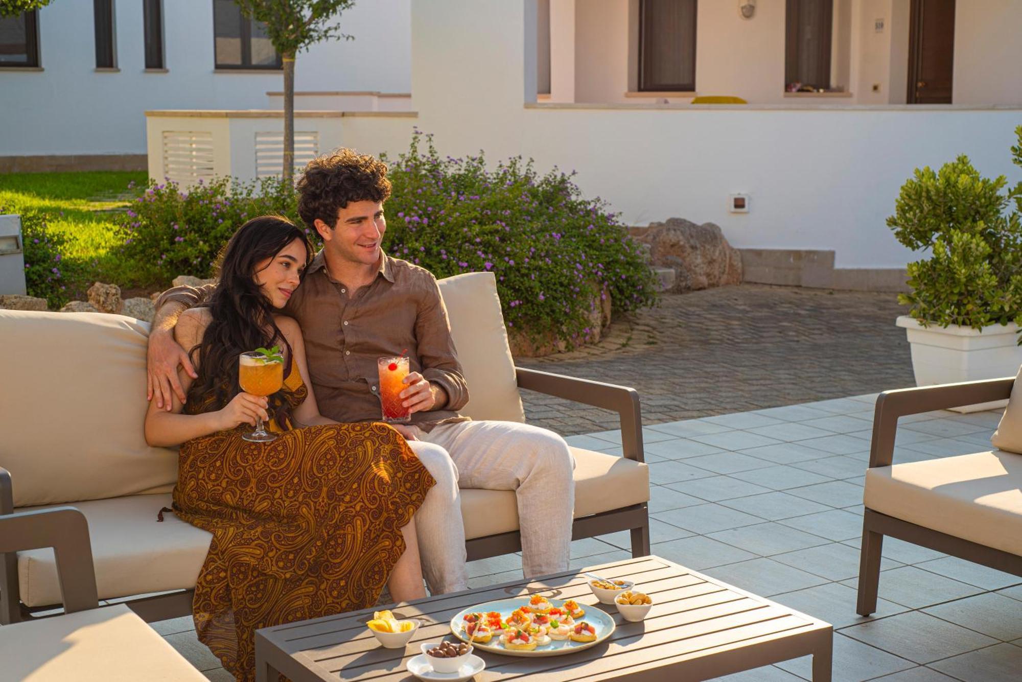 Pietrablu Resort & Spa - Cdshotels Полиняно а Маре Екстериор снимка