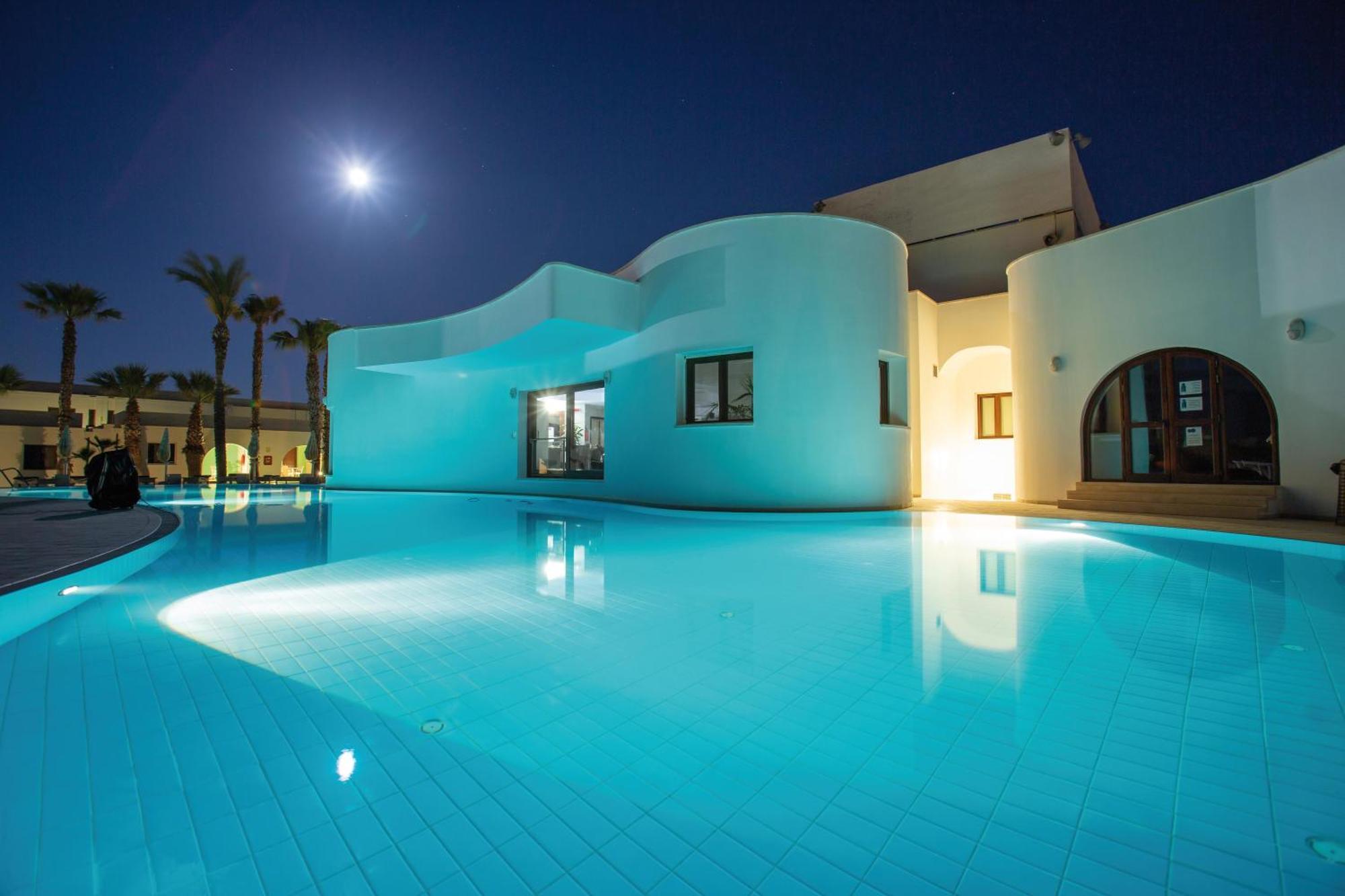 Pietrablu Resort & Spa - Cdshotels Полиняно а Маре Екстериор снимка