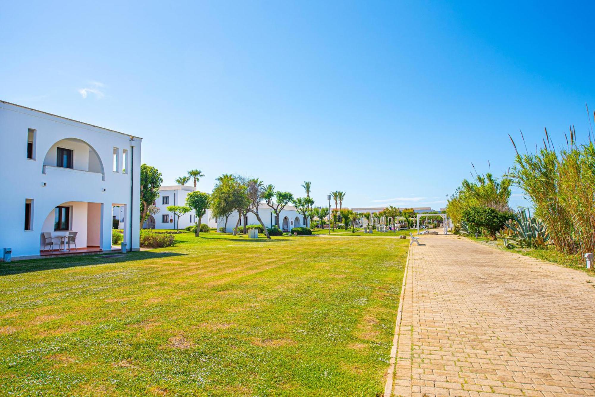 Pietrablu Resort & Spa - Cdshotels Полиняно а Маре Екстериор снимка
